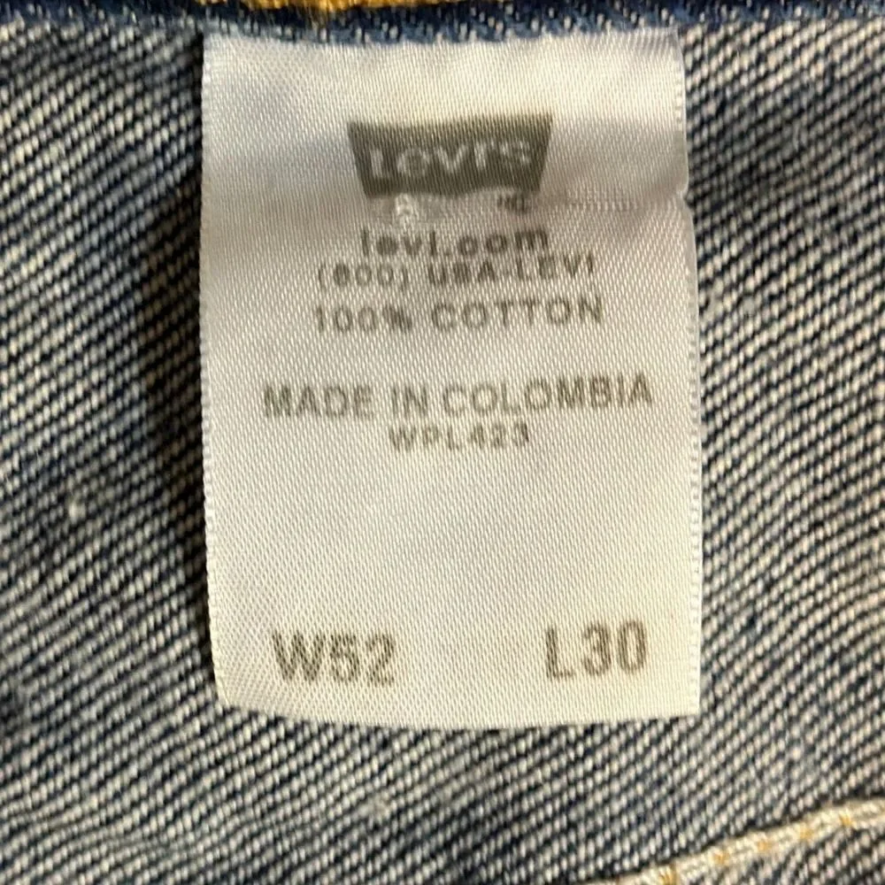 Levi’s 501 Waist: 52, Inseam: 25 inches